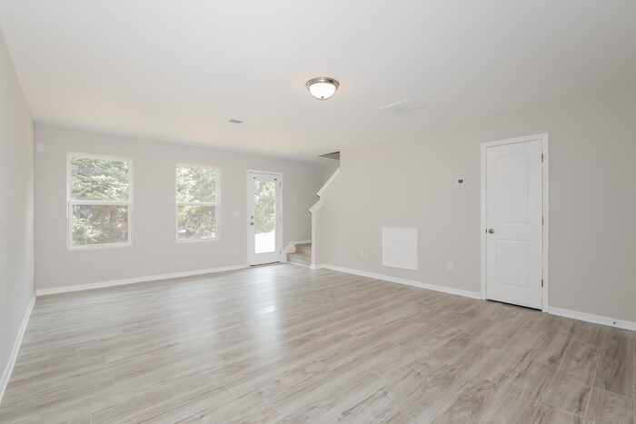 Building Photo - 2108 Belmont Cir NE