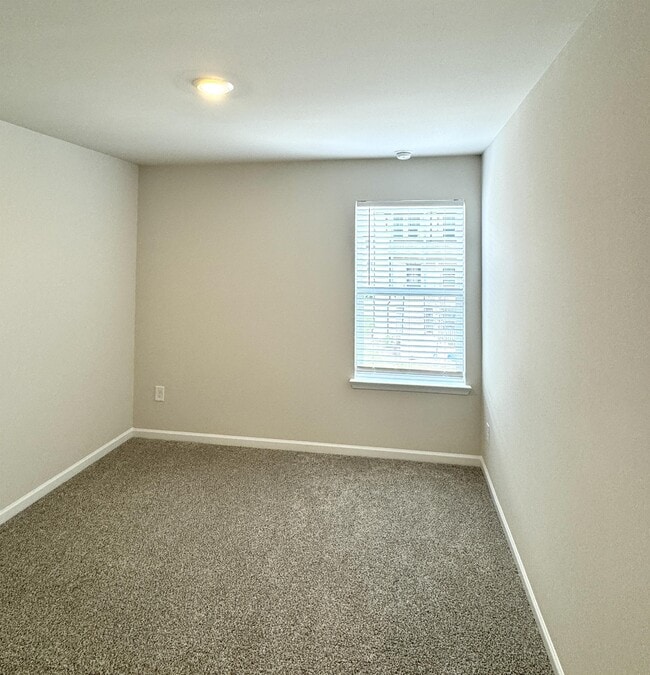 Building Photo - 3635 Shore Wood Ave