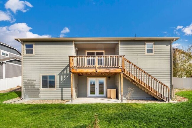 Building Photo - ***WINTER SPECIAL $2695.00 a Month *** 5 b...