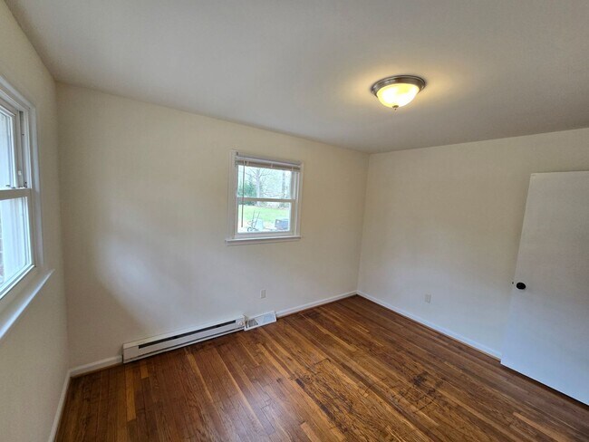 Building Photo - DUPLEX - 2 BR in Prince George County