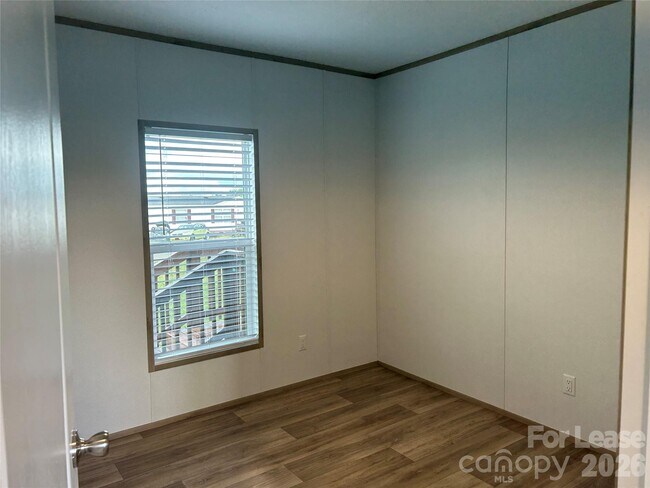 Building Photo - 128 Gatewood Dr