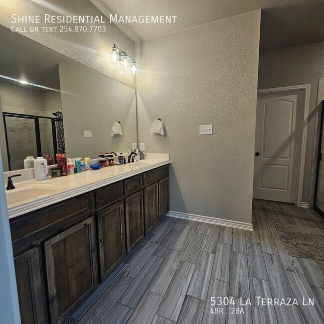 Building Photo - 5304 La Terraza Ln