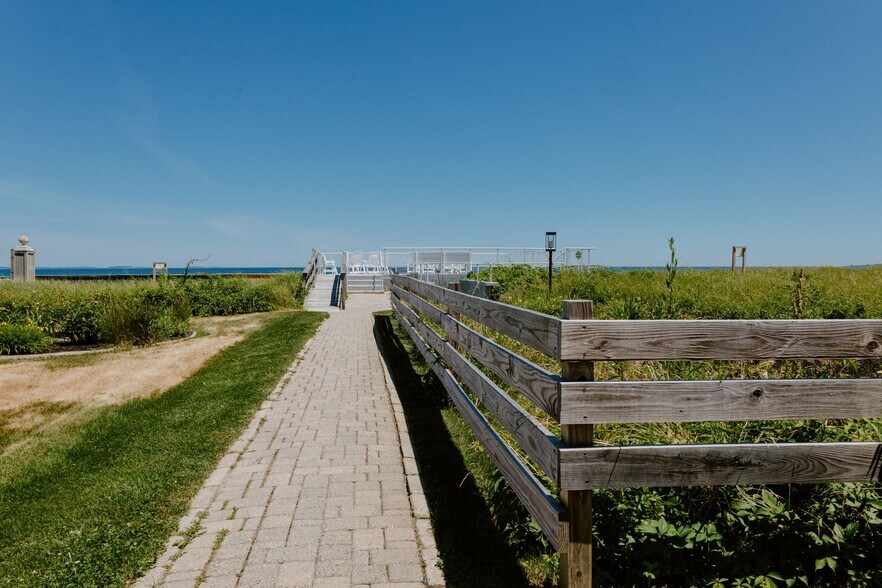 Building Photo - 311 Seaside Ave