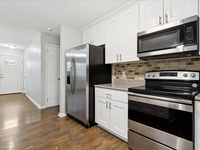 Building Photo - 13202 Aqueduct Dr