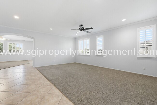 Building Photo - 12442 N 82nd Ln