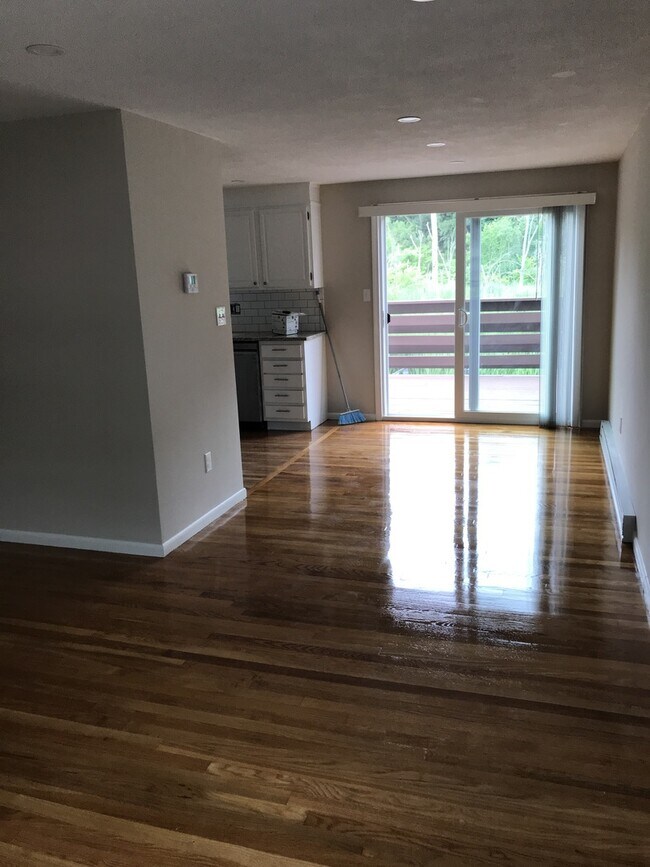 Building Photo - 626-628 Summer St.