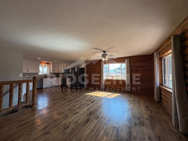 Building Photo - 948 N 900 E