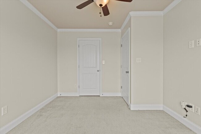 Building Photo - 2525 Millwood Cir SE