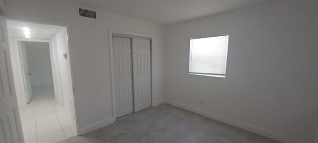 Building Photo - 1810 S 32nd St