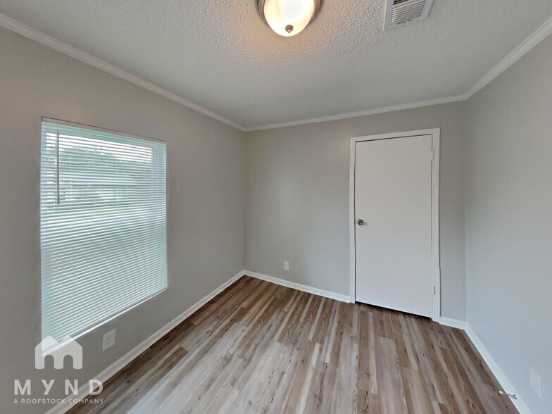 Building Photo - 214 Harrel St