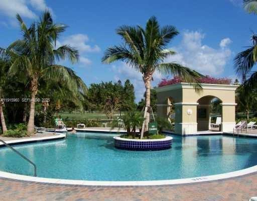 Building Photo - 19501 W Country Club Dr