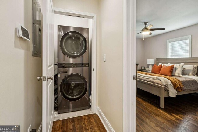 Building Photo - 1865 Stanton St