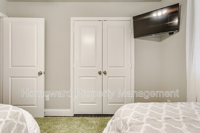 Building Photo - 829 Juno Ln