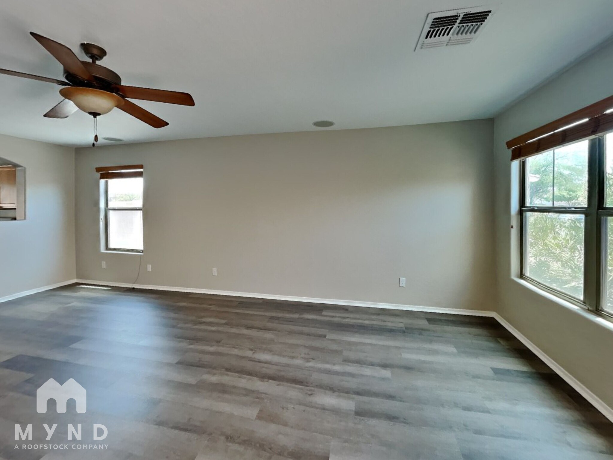 Building Photo - 836 W Burkhalter Dr