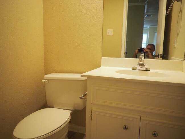 Building Photo - 3845 Ranch Road 2222