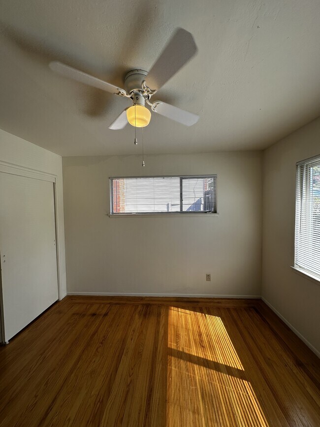 Building Photo - 154 Maiden Ln