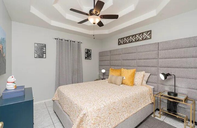 Building Photo - 1107 Lexington Cir