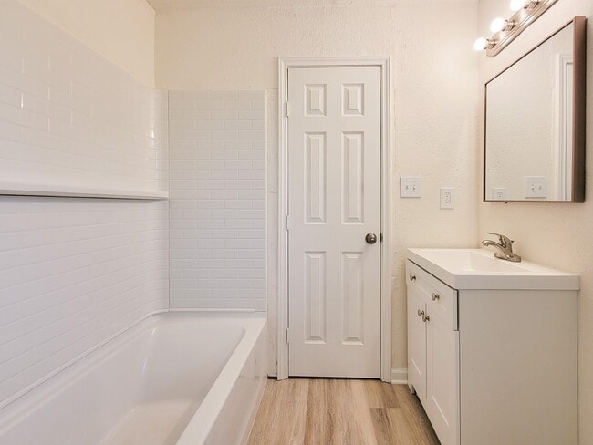 Building Photo - 6 Sowell Ln