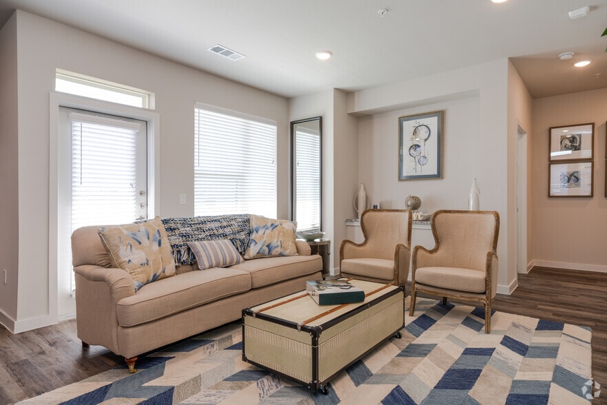 Interior Photo - Huntington at Lago Mar