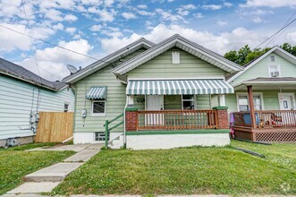 Building Photo - Updated Two Bed, One Bath in Lindenwald!