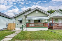 Building Photo - Updated Two Bed, One Bath in Lindenwald!