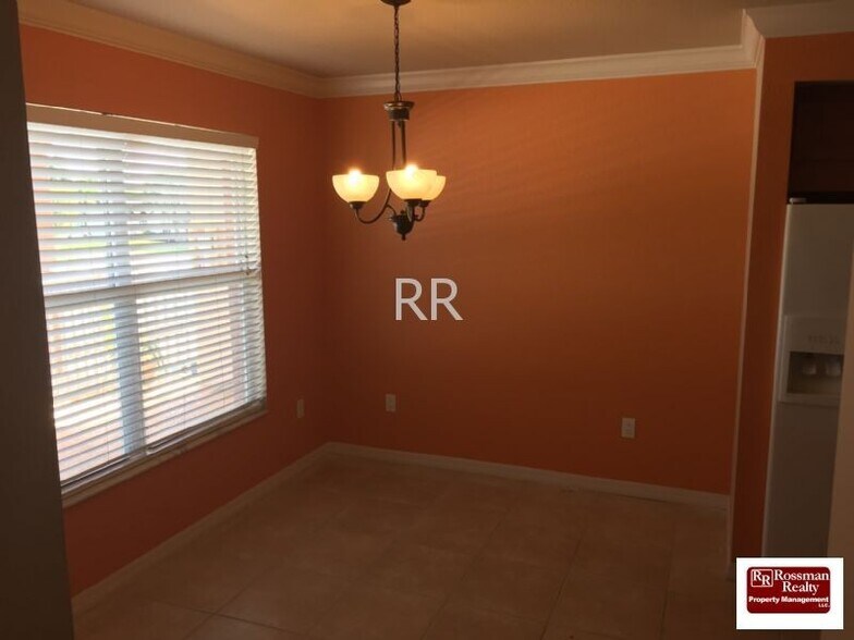 Building Photo - Santa Barbara Villas