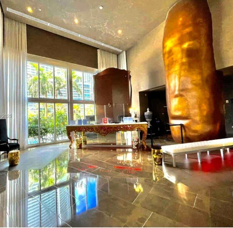 Building Photo - 475 Brickell Ave
