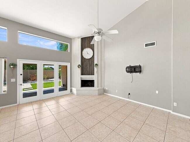 Building Photo - 4 Bedroom Home in the Heart of Ahwatukee for Rent