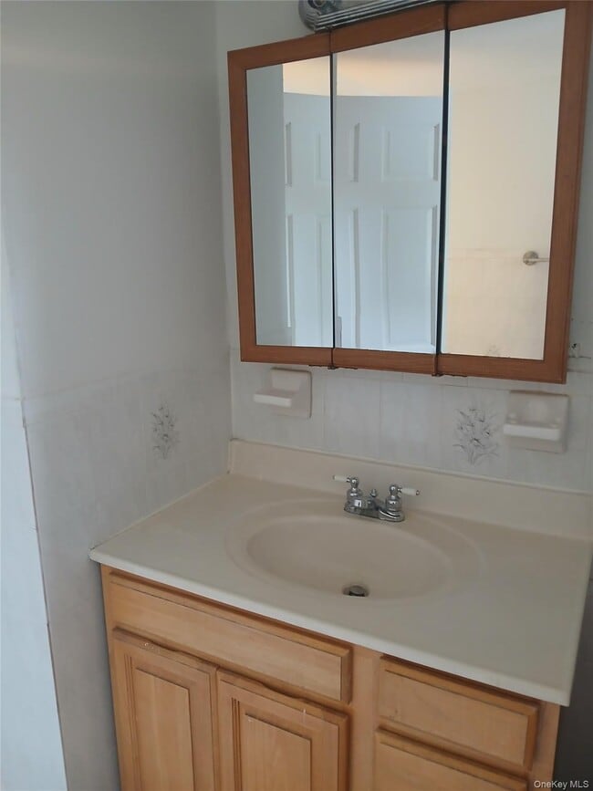 Building Photo - 145-08 Hook Creek Blvd