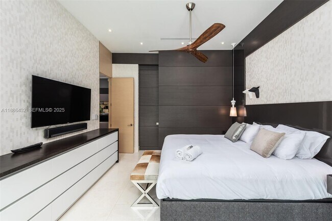 Building Photo - 4675 NE 2nd Ave