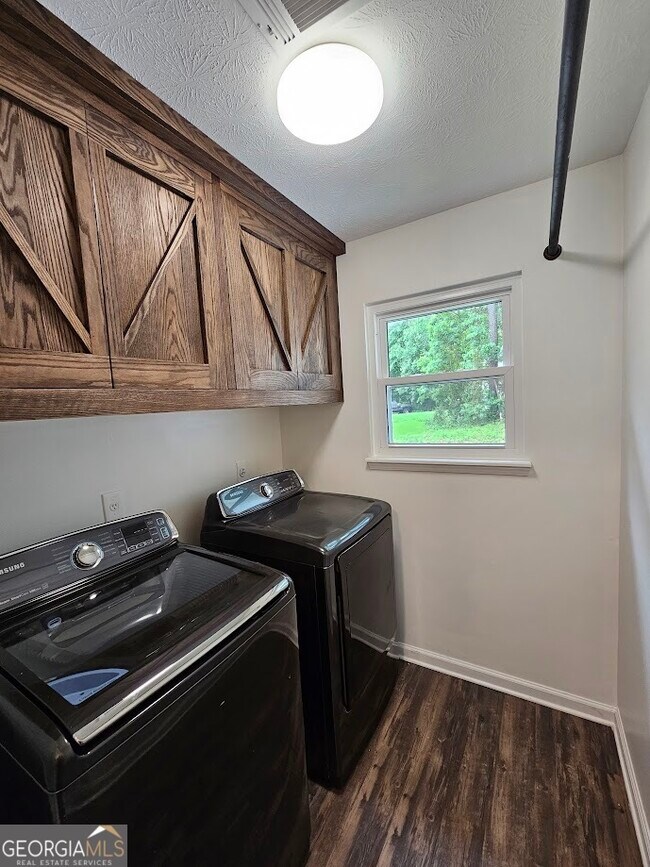 Building Photo - 65 Tralee Trce