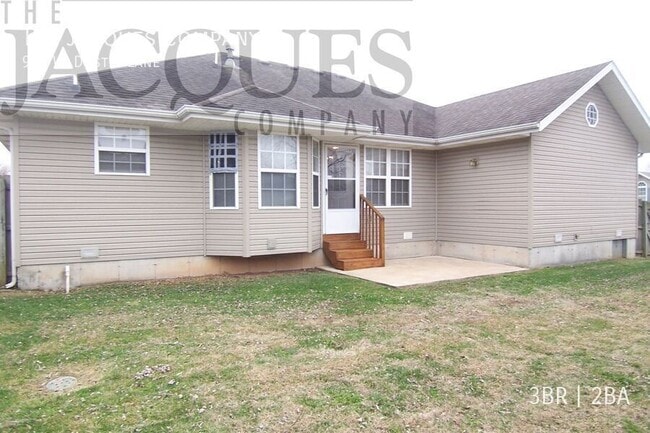 Building Photo - 901 W Dustin Ln