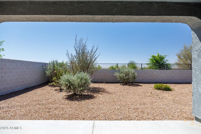 Building Photo - 1075 W Avalon Canyon Dr