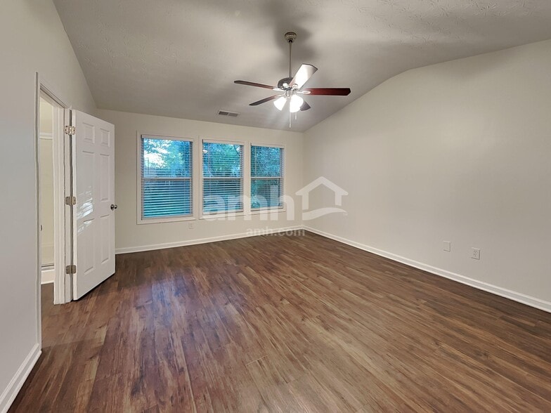 Building Photo - 4294 Windale Dr NW