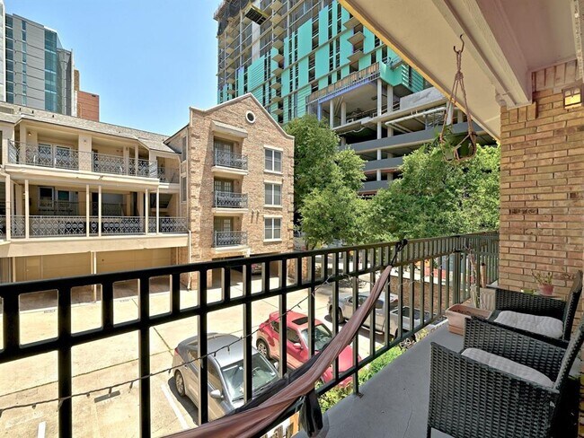 Building Photo - 1908 San Antonio St