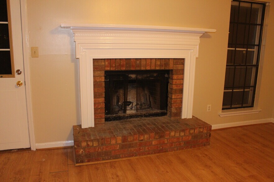 Building Photo - 359 Jamestown Manor Dr