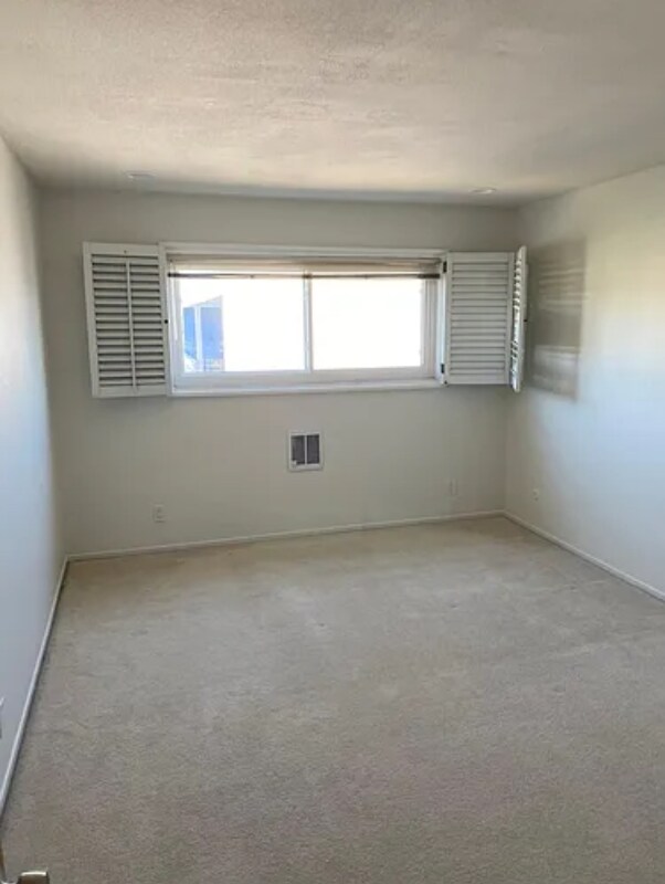 Building Photo - 2137 Otis Dr