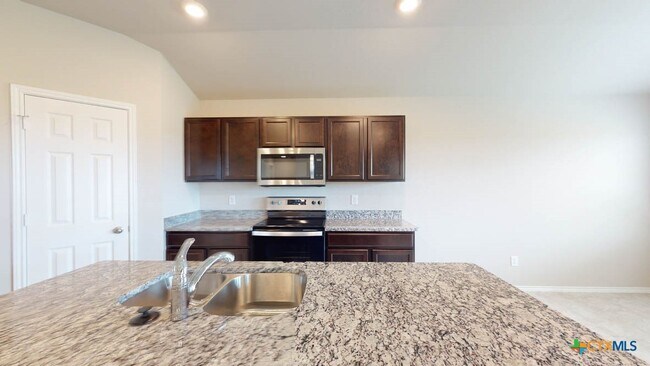 Building Photo - 1504 Rolling Thunder Dr
