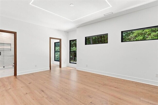 Building Photo - 4250 Carmain Dr NE