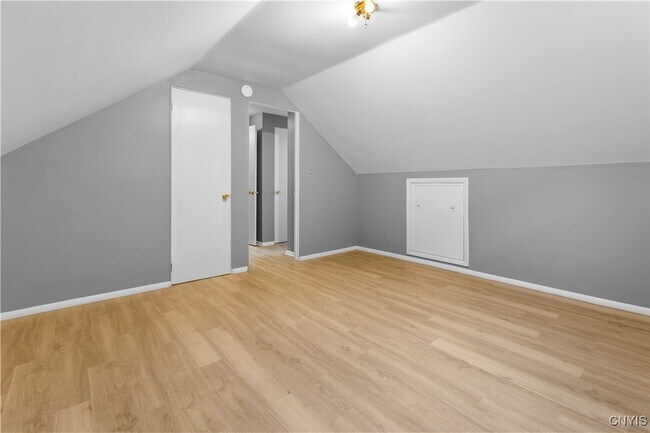 Building Photo - 60 Leslie Ave