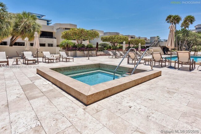 Building Photo - 201 Crandon Blvd