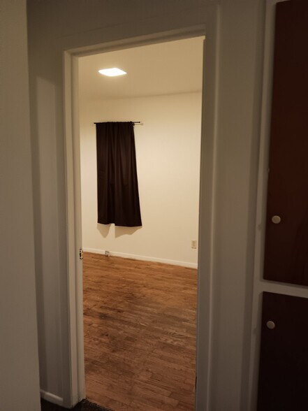 Building Photo - 3702 Malibu Dr