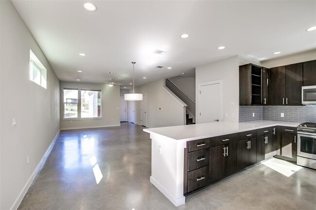 Building Photo - 3211 Aldwyche Dr