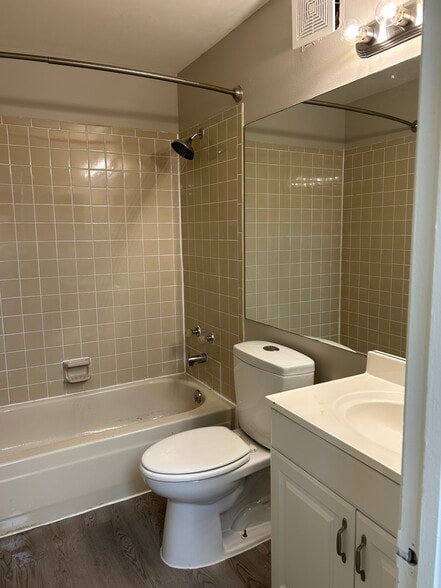Building Photo - 3686 Iguana Dr
