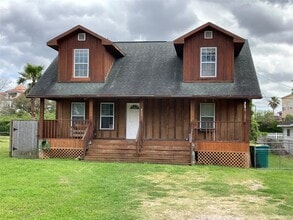 Building Photo - 633 Bradley St