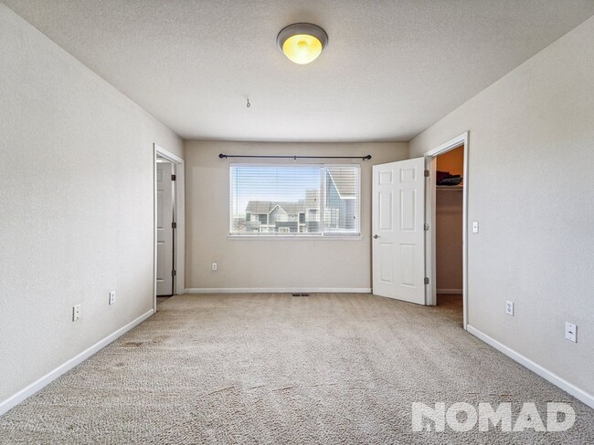 Building Photo - 3 Bedroom Condo in Denver