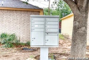 Building Photo - 622 S Oak St