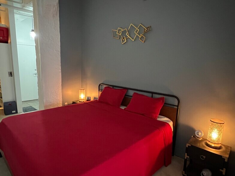 Building Photo - 523 Grand Blvd