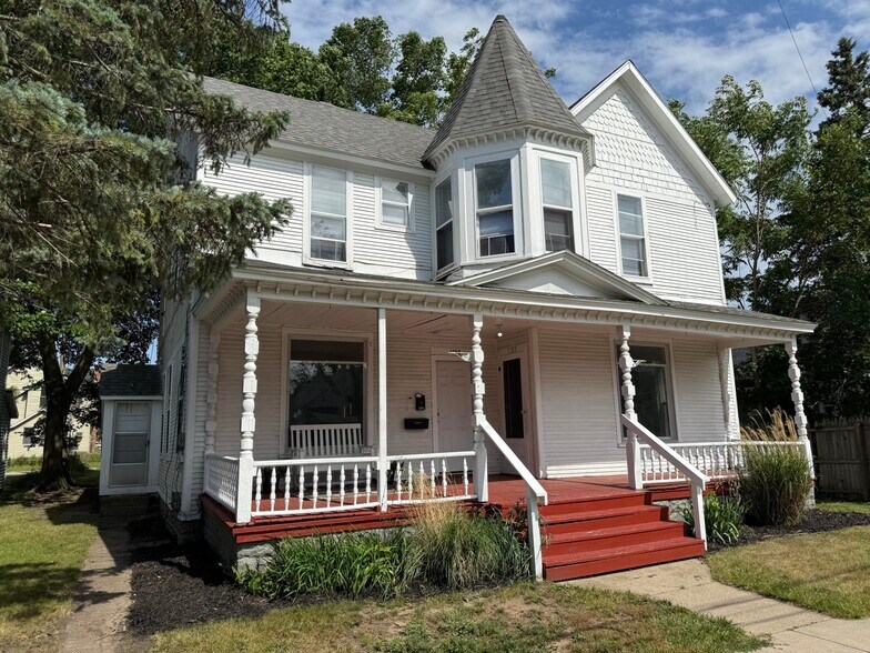 Primary Photo - 1184 Sanford St