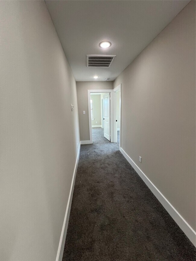 Building Photo - 20027 Venetto St